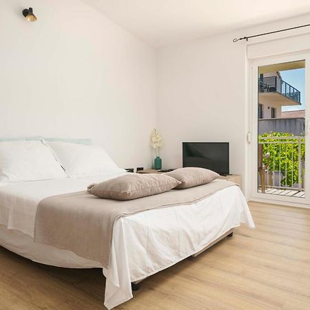 Apartments Vitis - City Centre - Free Parking Vodice Exteriör bild