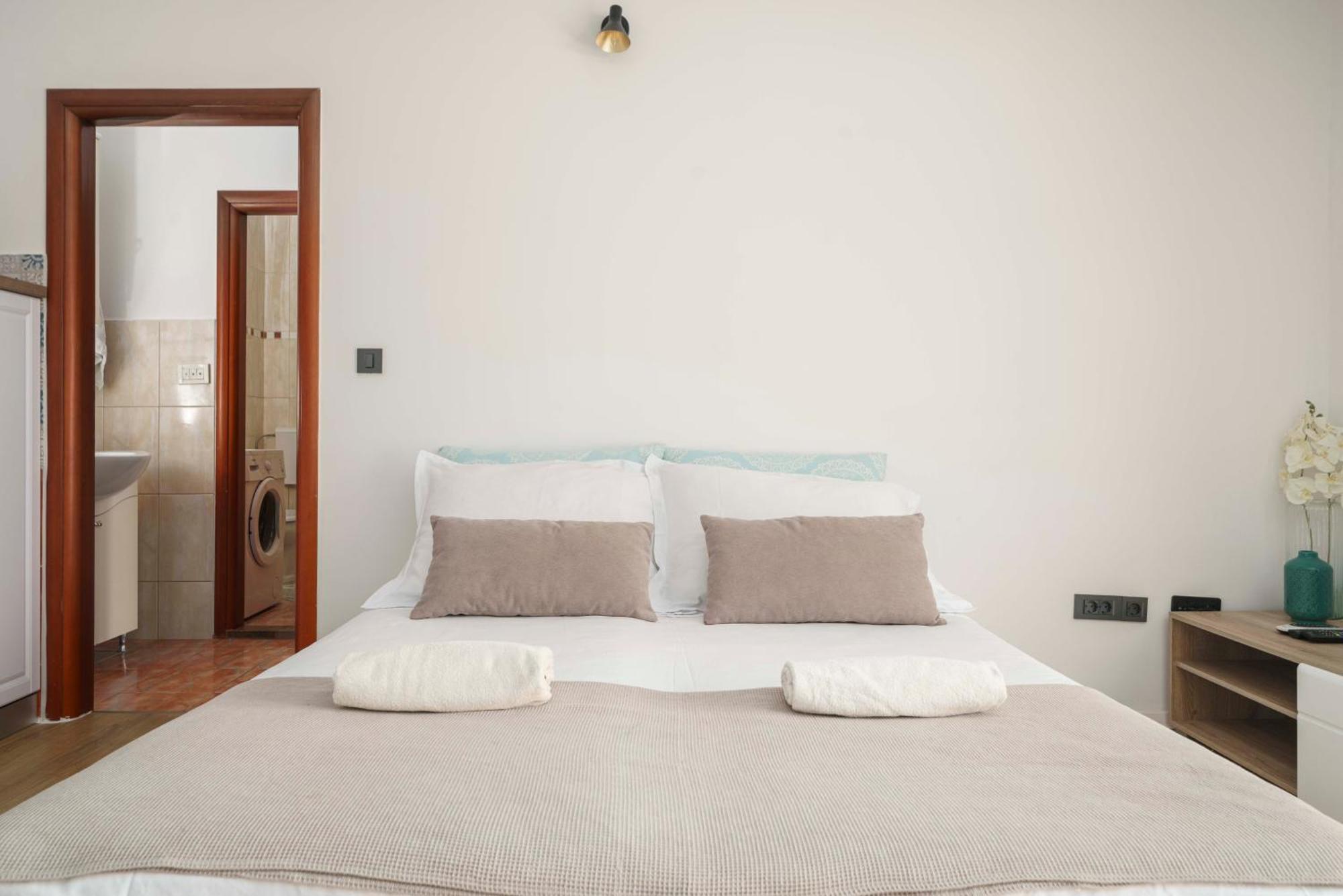 Apartments Vitis - City Centre - Free Parking Vodice Exteriör bild
