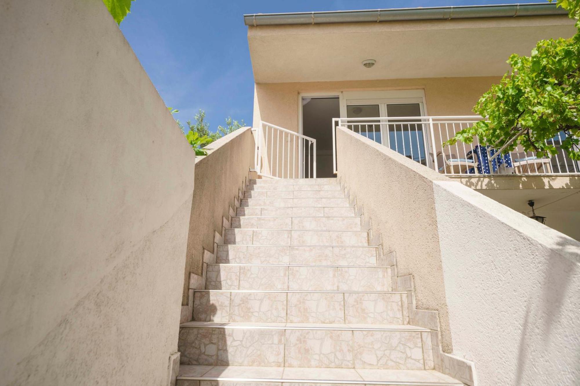 Apartments Vitis - City Centre - Free Parking Vodice Exteriör bild